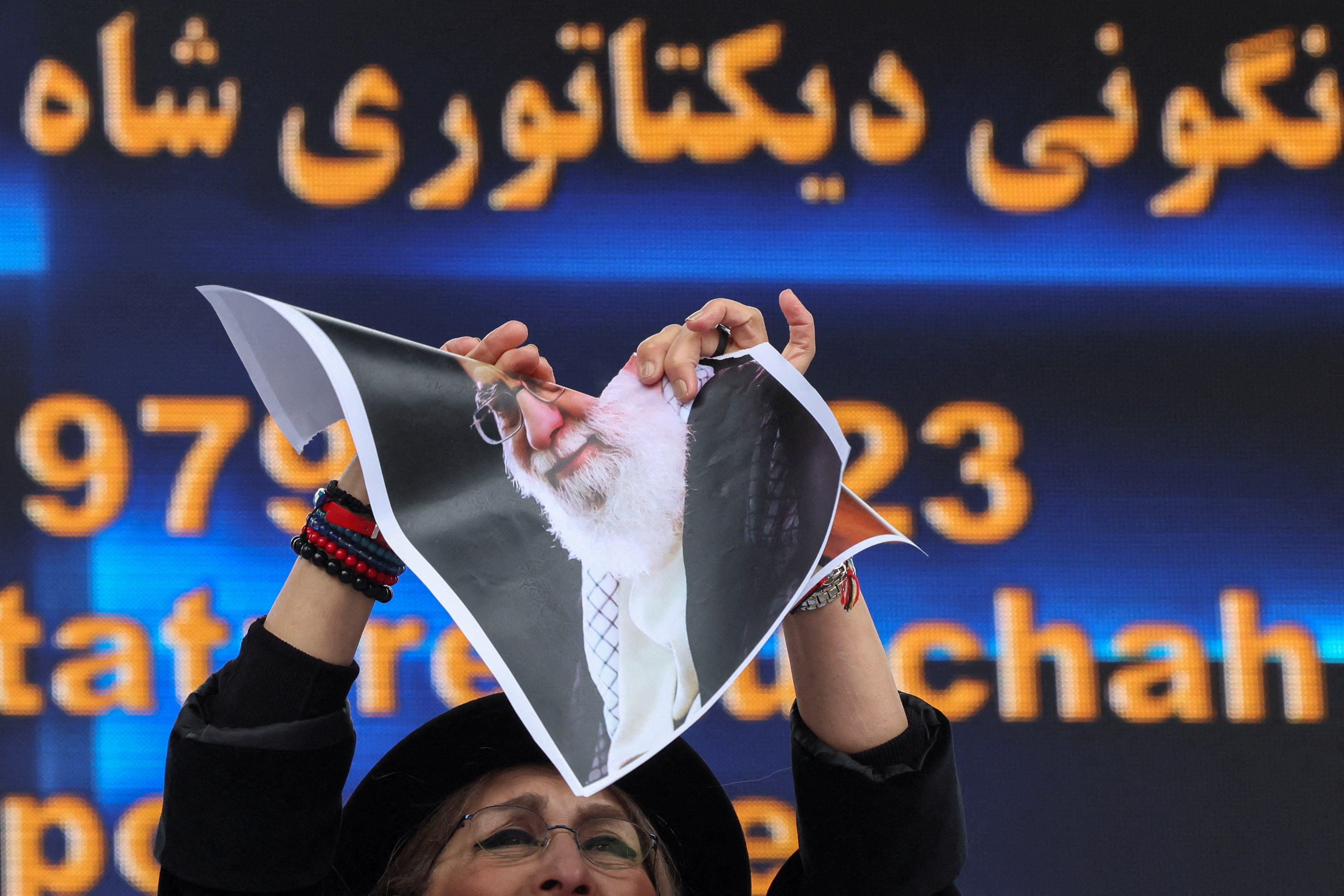 cover Overnight protests rock Tehran, other Iranian cities, online videos show