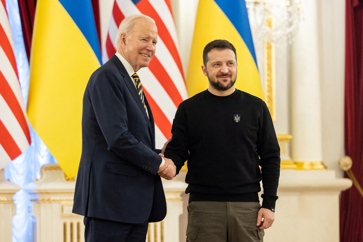 image Biden walks through Kyiv to show resolve ahead of war&#8217;s anniversary