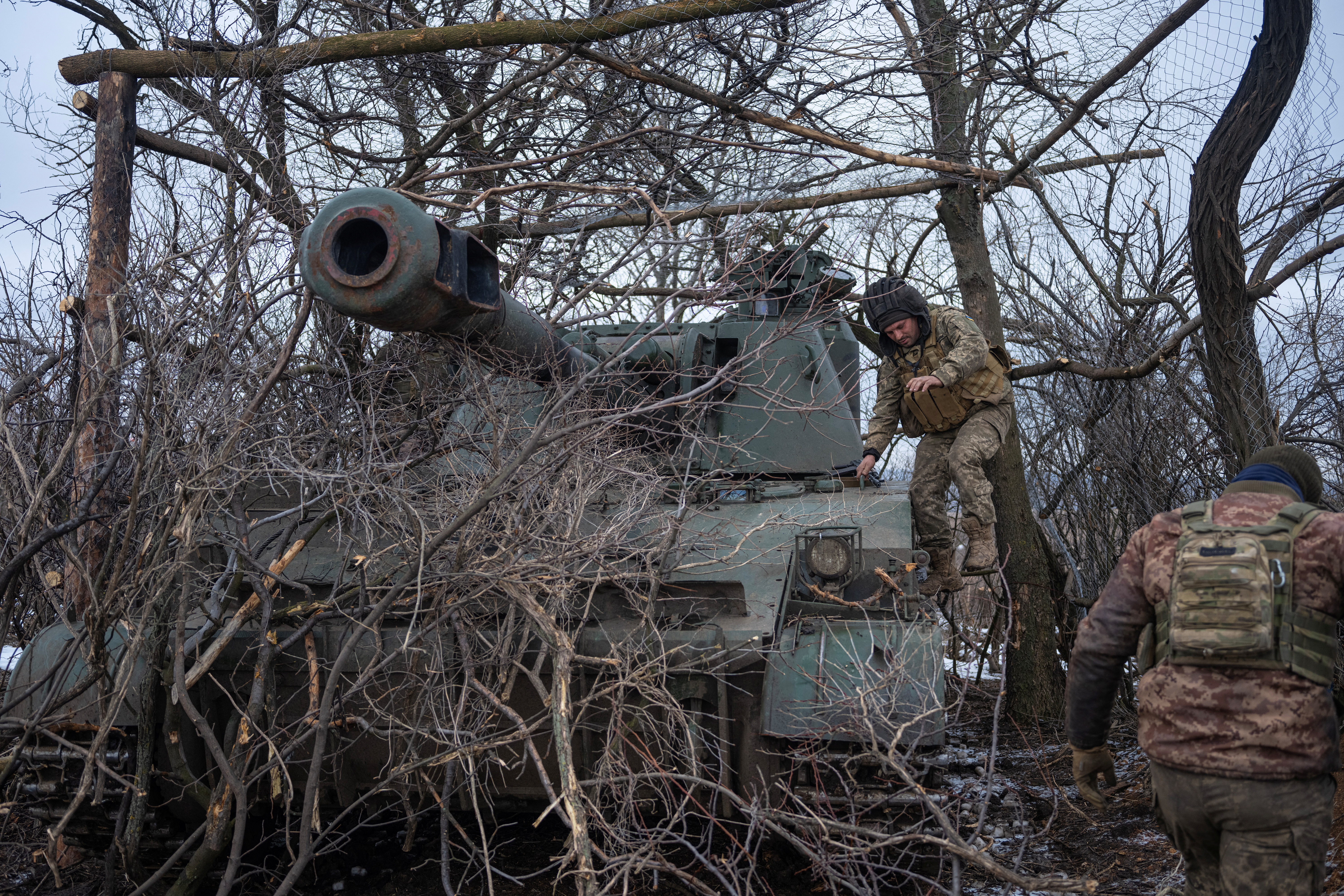 image Russia fights to encircle Ukraine&#8217;s defenders in Bakhmut