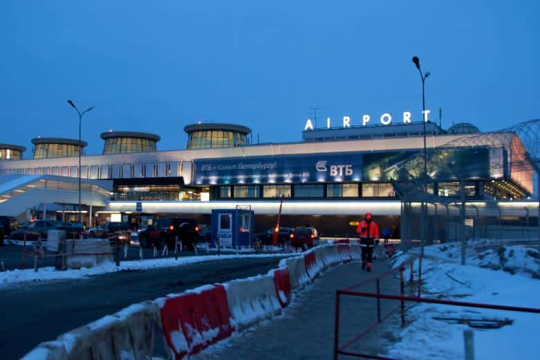 image Russia&#8217;s St Petersburg suspends, then restarts flights due to &#8216;unknown object&#8217;