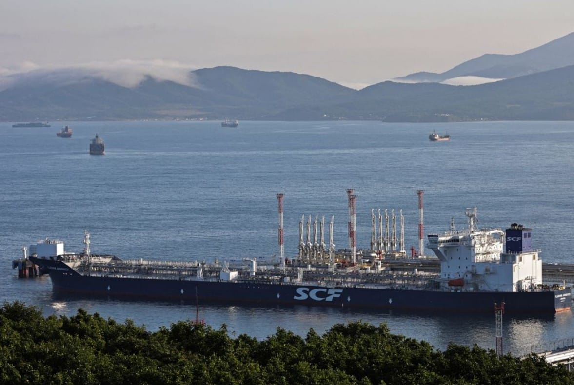 image Russia to cut oil output by 500,000 bpd in March