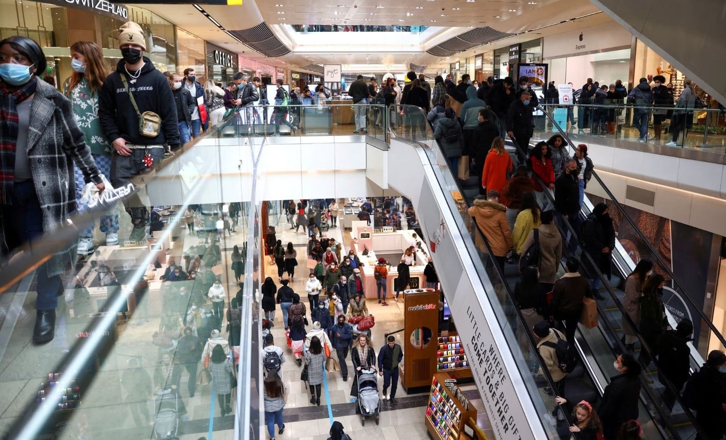image UK consumers bought more in January but overall gloom persists