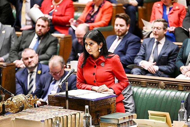 image UK government denies plan to expel asylum seekers breaks law