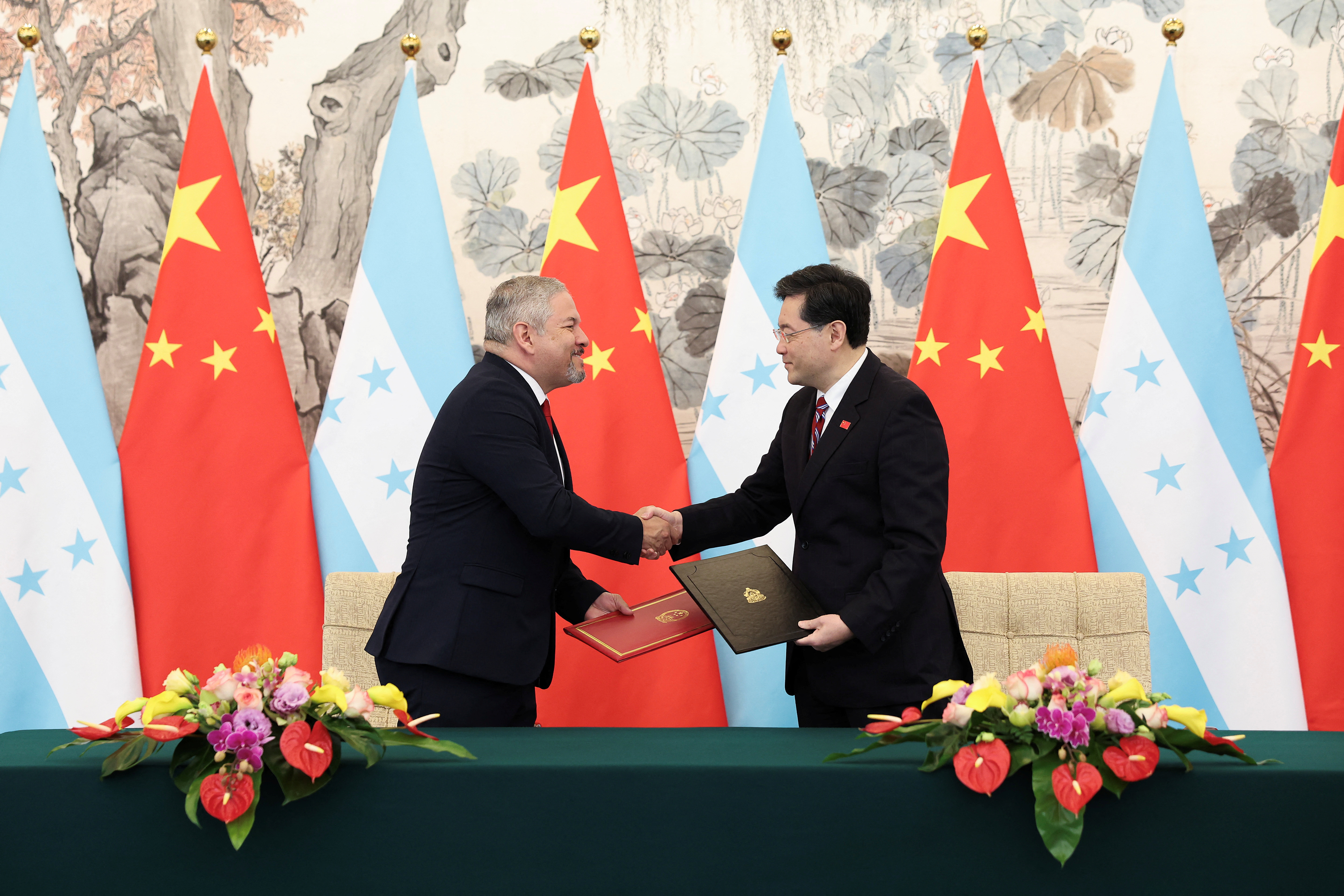 image China opens ties with Honduras