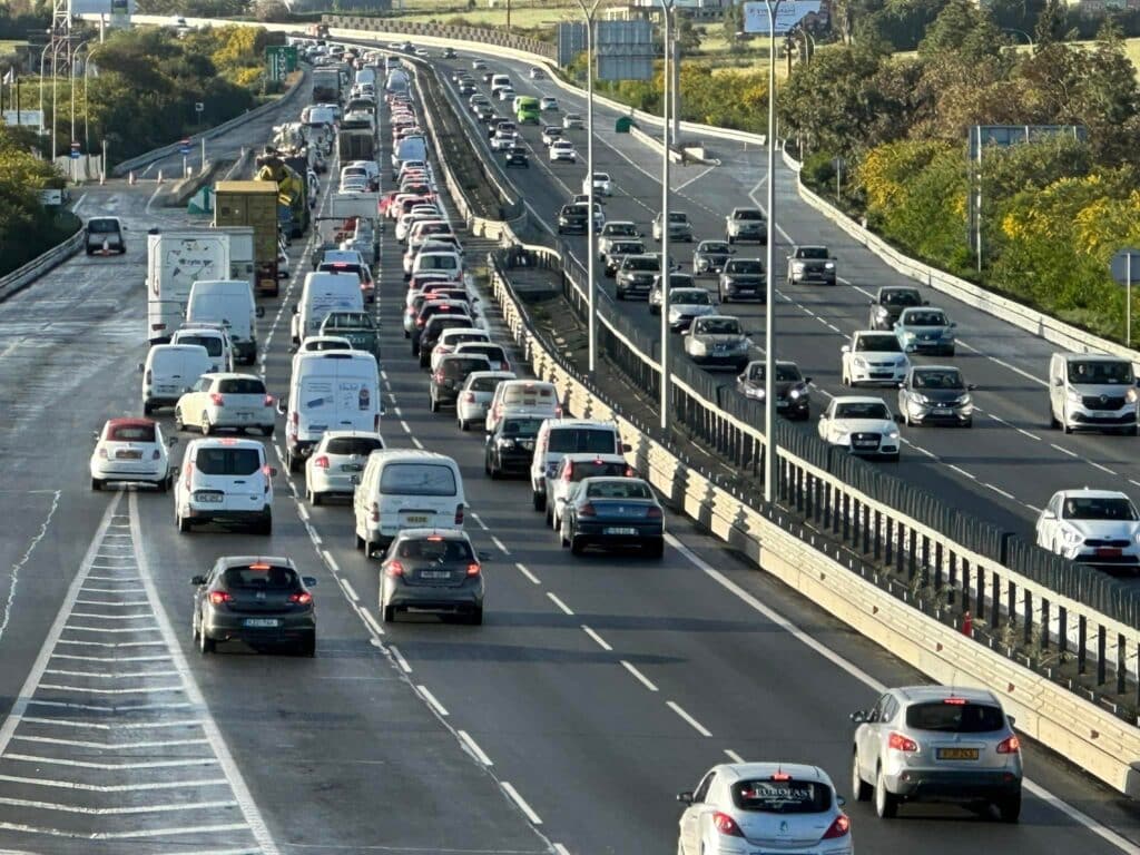 Highway, Nicosia-Limassol, traffic, congestion, cars
