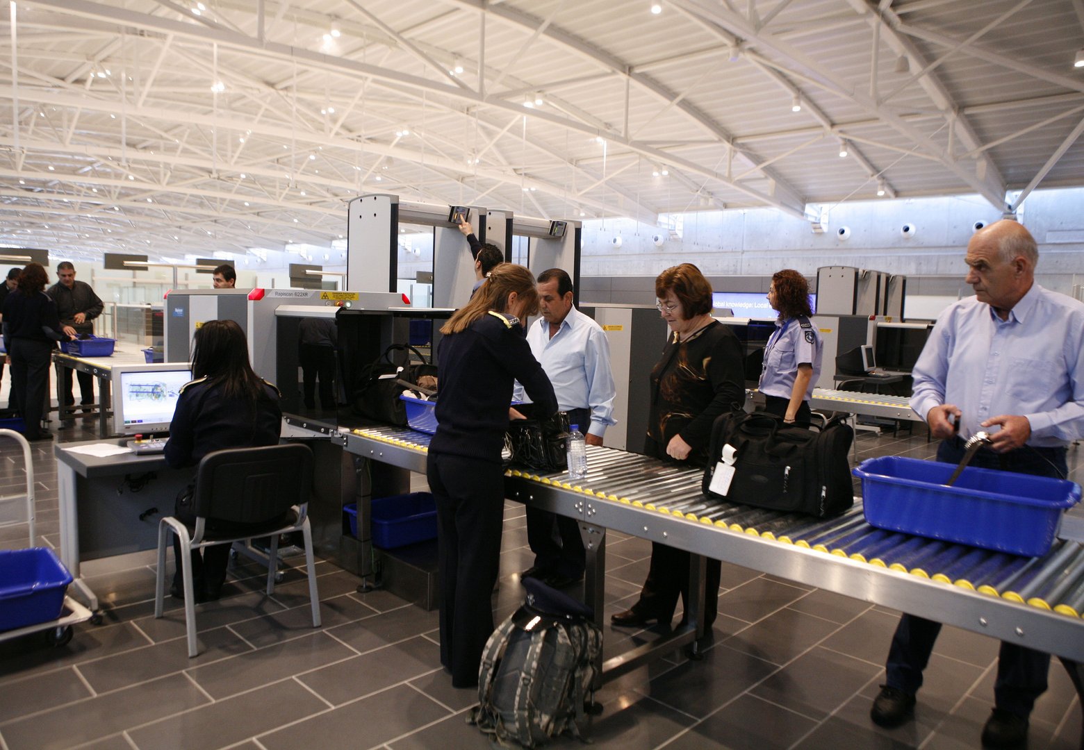image Report into how ‘explosives’ passed airport security with police chiefs