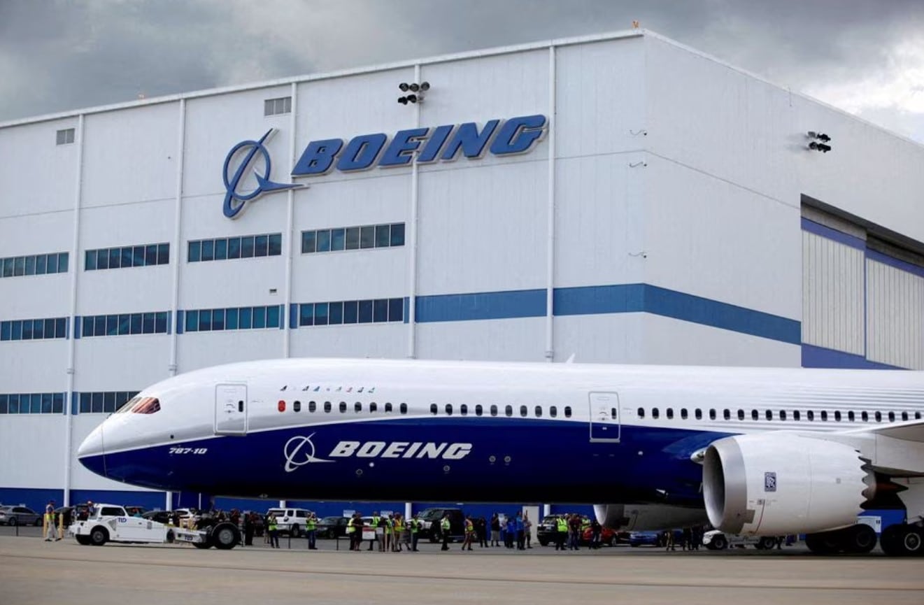 image After strategic 787 wins, Boeing jet battle shifts to factory floor