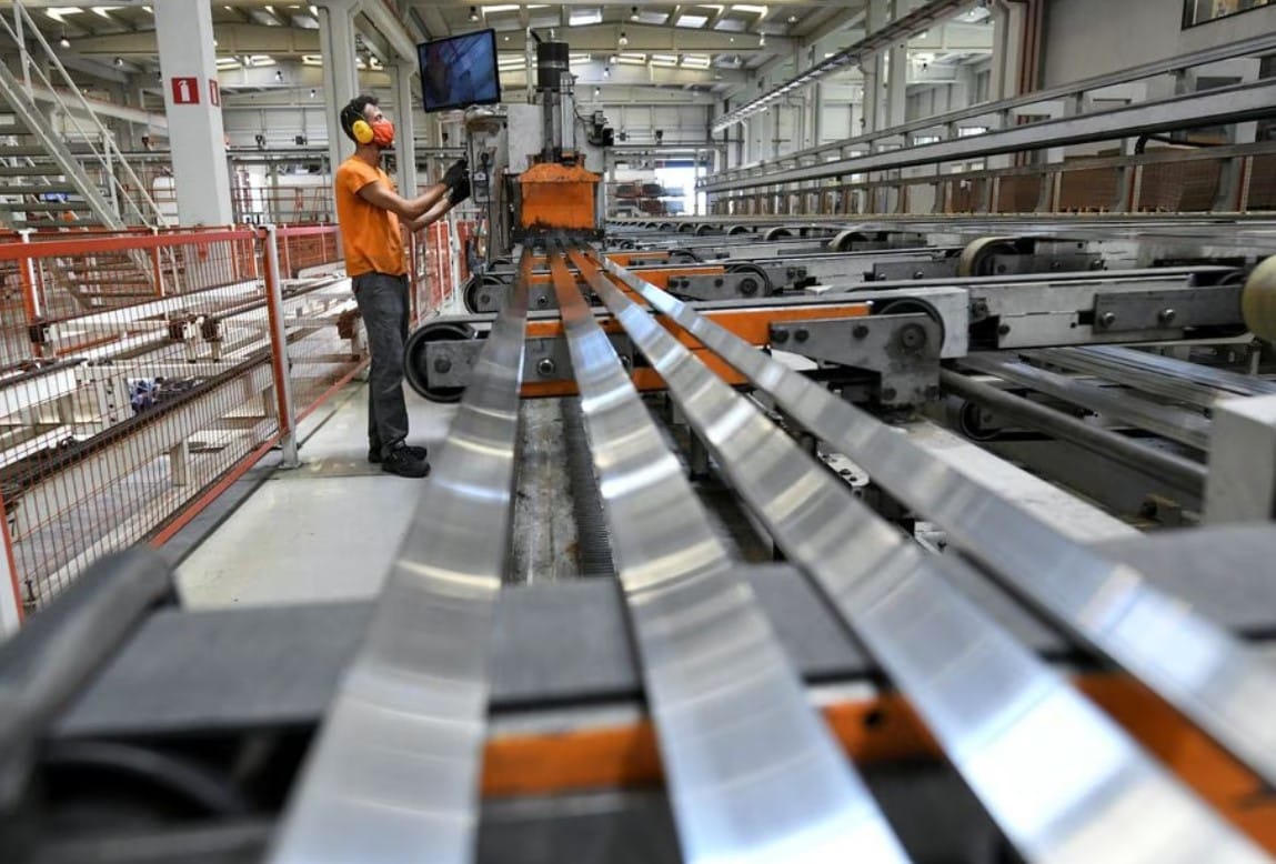 image Euro zone factory output returned to growth in February