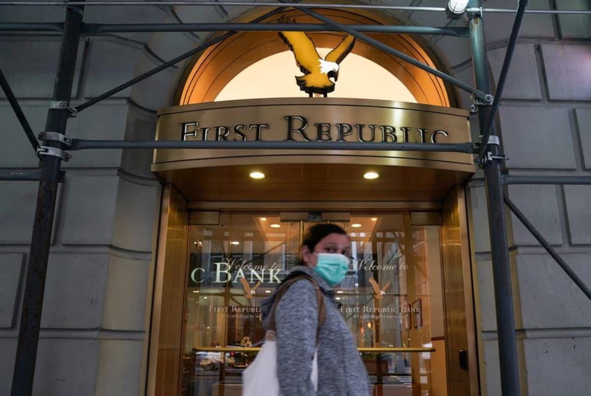image First Republic tumbles as fresh financing fails to soothe deposit outflow fears