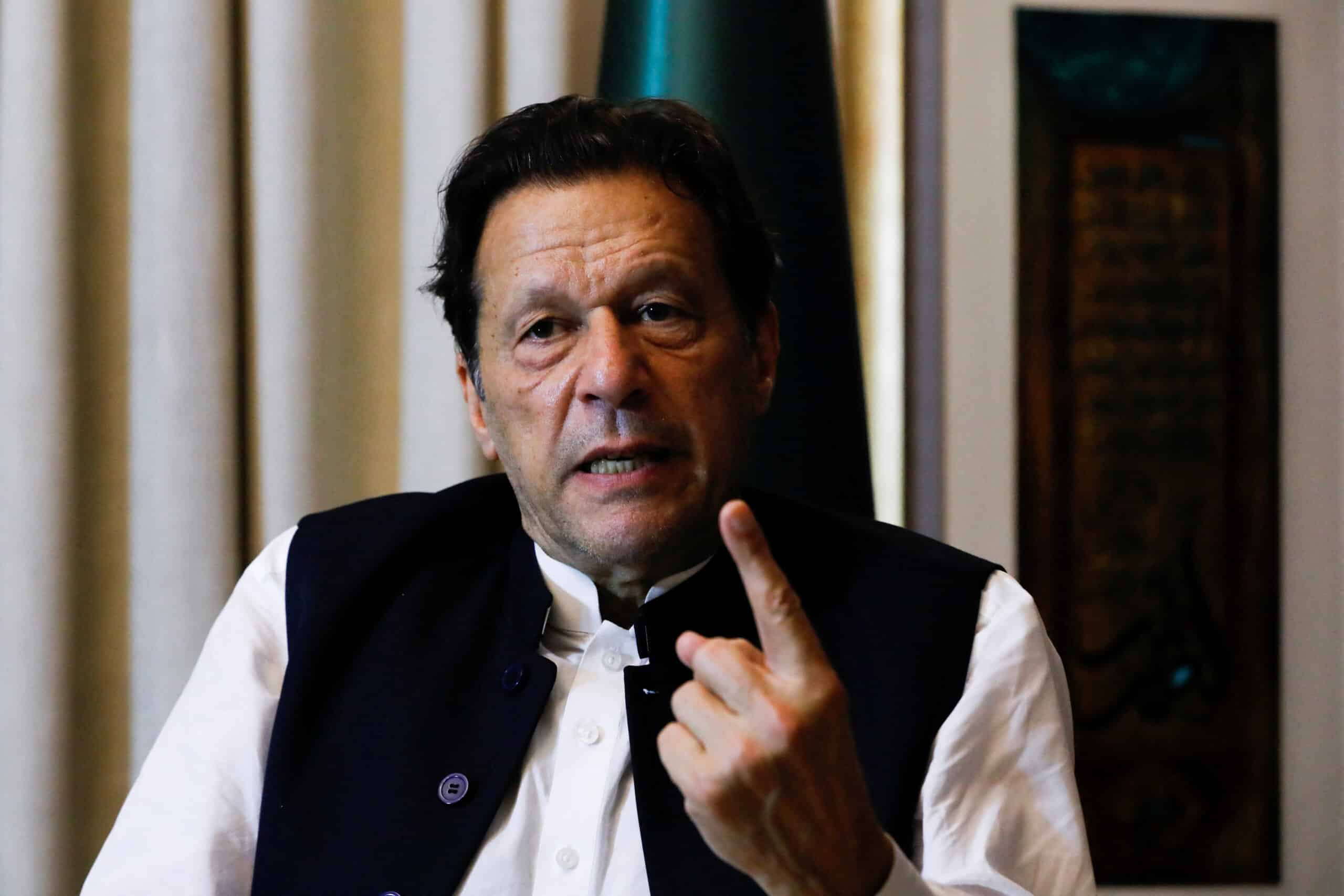 Former Pakistan PM Imran Khan granted bail, leaves court - TrendRadars