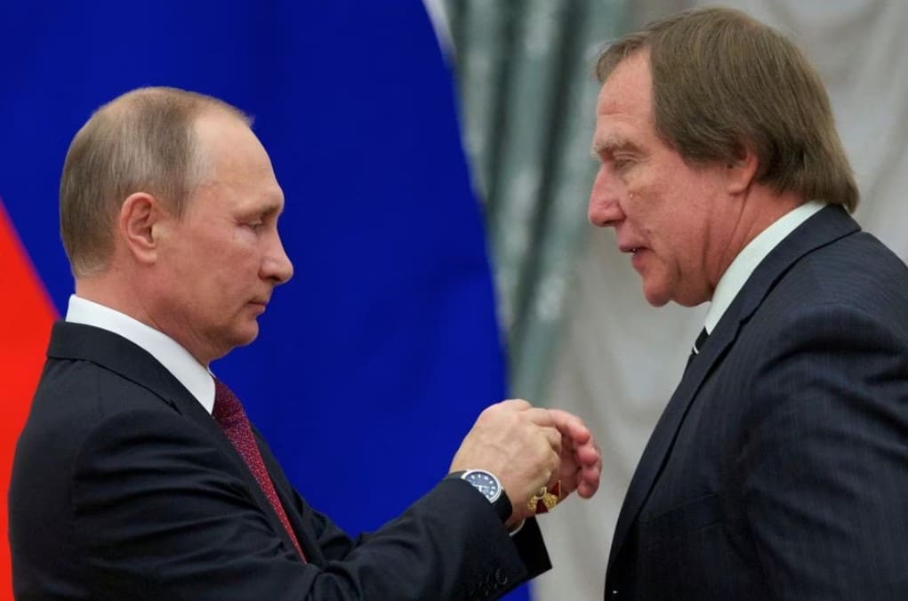 image Putin&#8217;s cellist friend moved millions through Swiss bank accounts