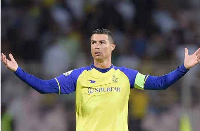 image Booked, subbed and goalless &#8211; a rough night for Ronaldo