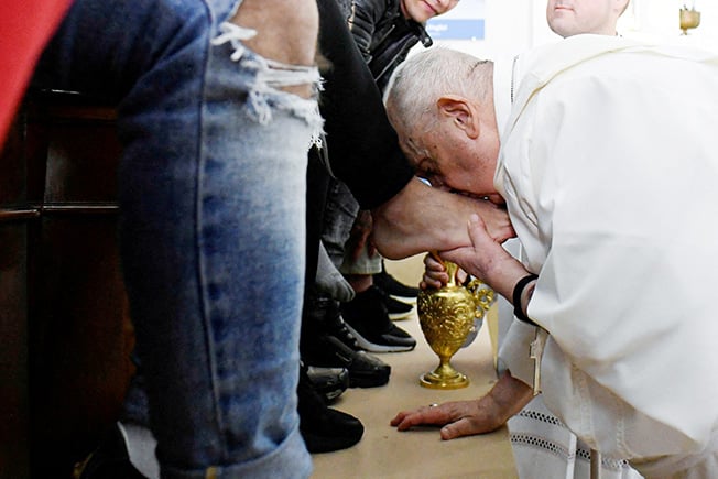 Recovered pope washes feet of young inmates on Holy Thursday | Cyprus Mail