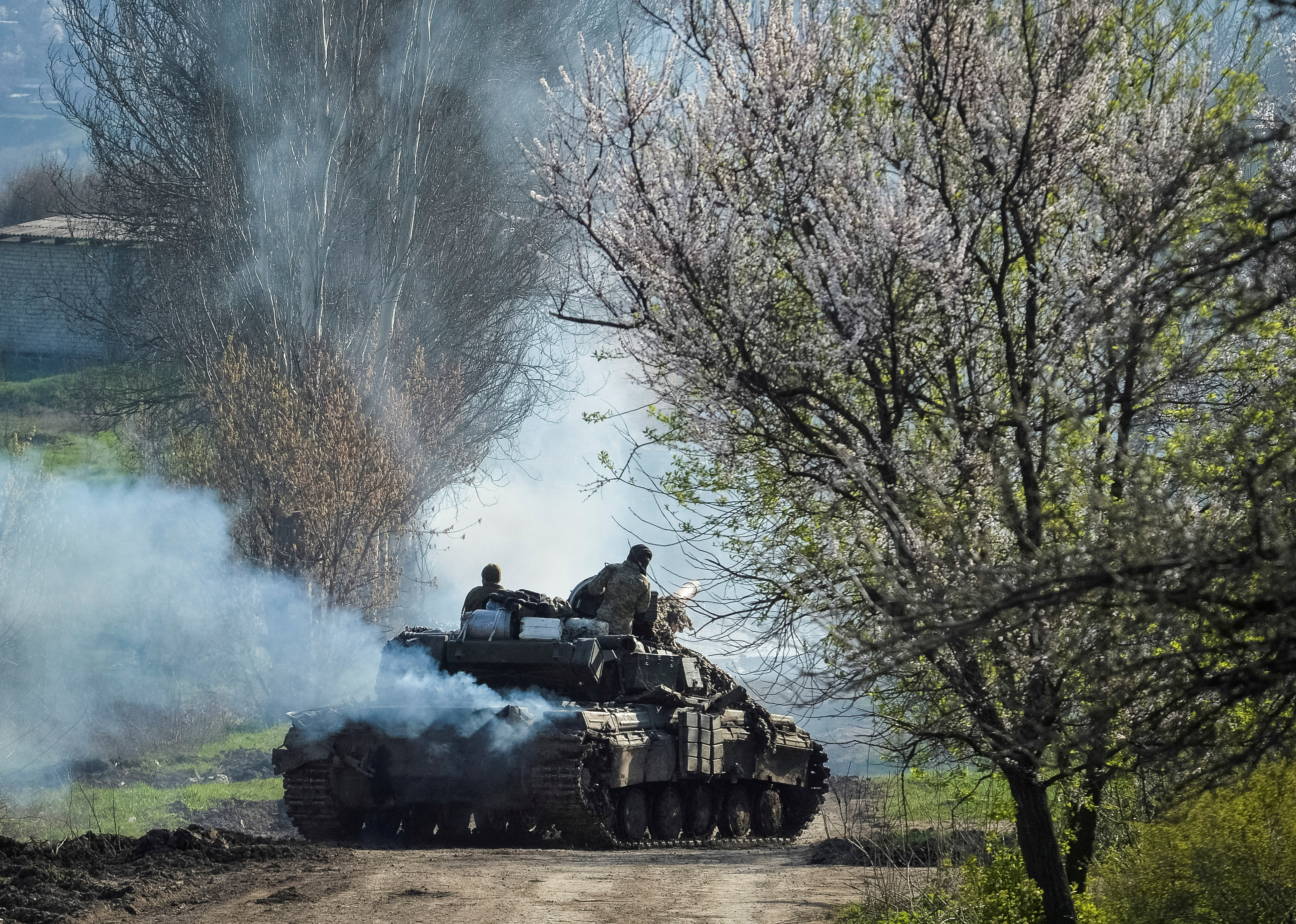 image Ukraine says it controls key supply route into Bakhmut