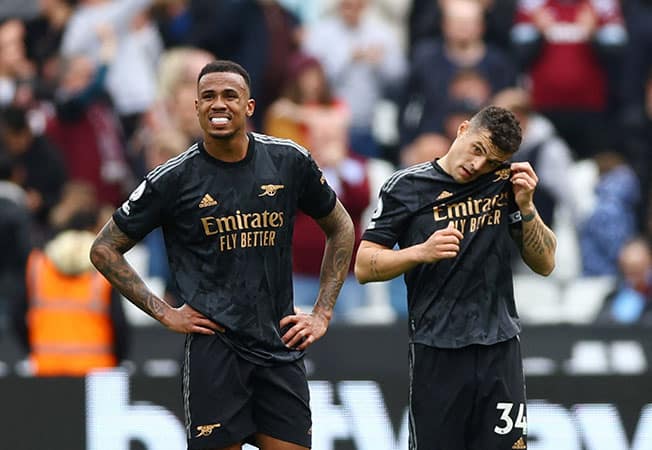 image Arsenal squander two-goal lead again, United up to third