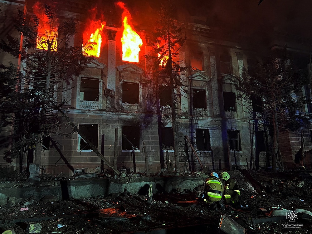 image Russian missile hits houses, apartment block in Ukraine&#8217;s Mykolaiv