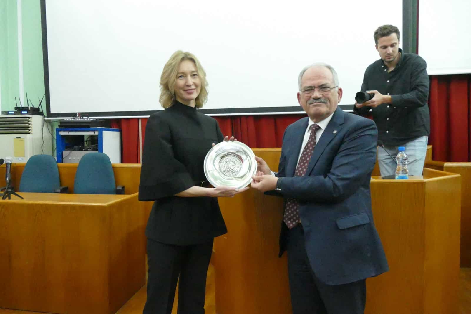 img bcd9196331dd1edb6b03edcb155f5b73 v