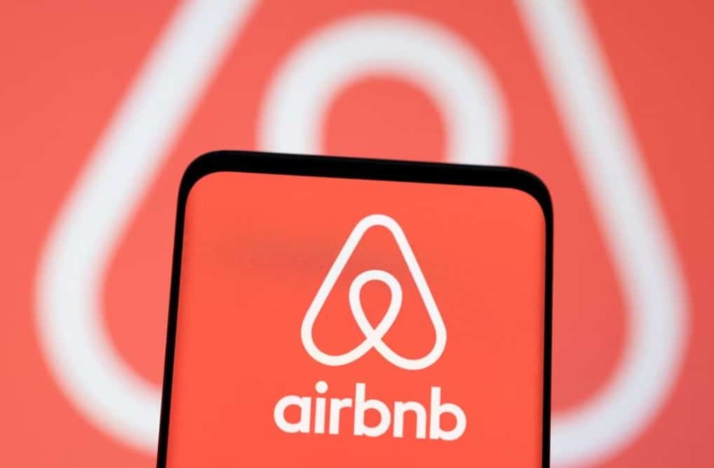image Airbnb slumps as gloomy forecast fans slowdown fears