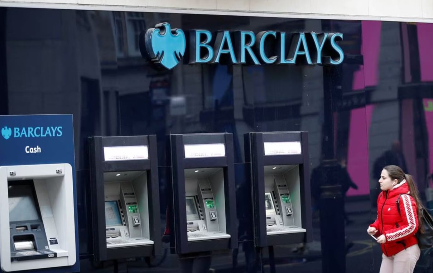 Barclays announces £750 million share buyback amid earnings upgrade