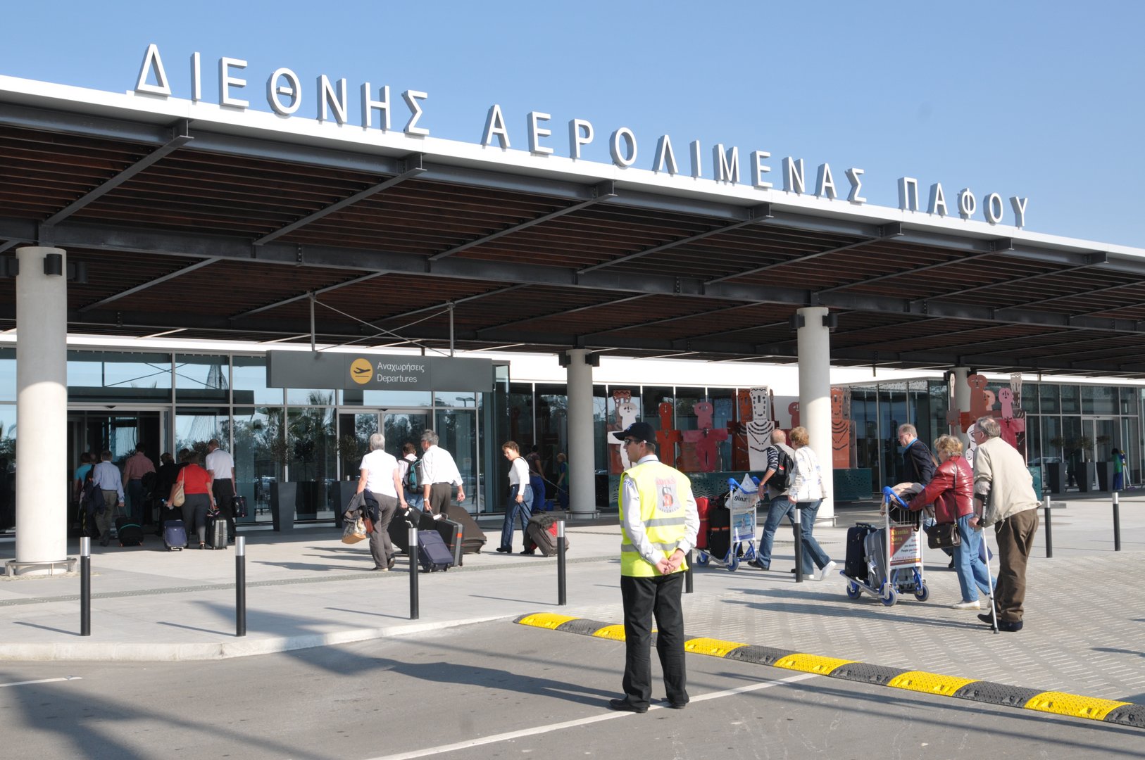image Six taxi drivers arrested after fracas at Paphos airport