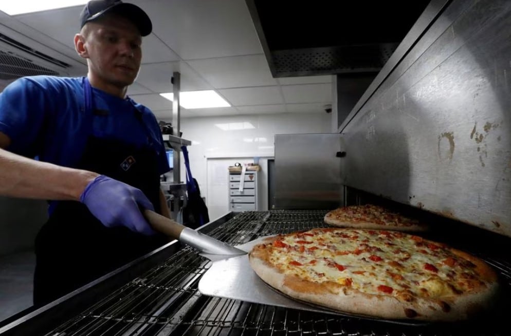 image Pizza firm DP Eurasia delivers profit rise, evaluating Russian business