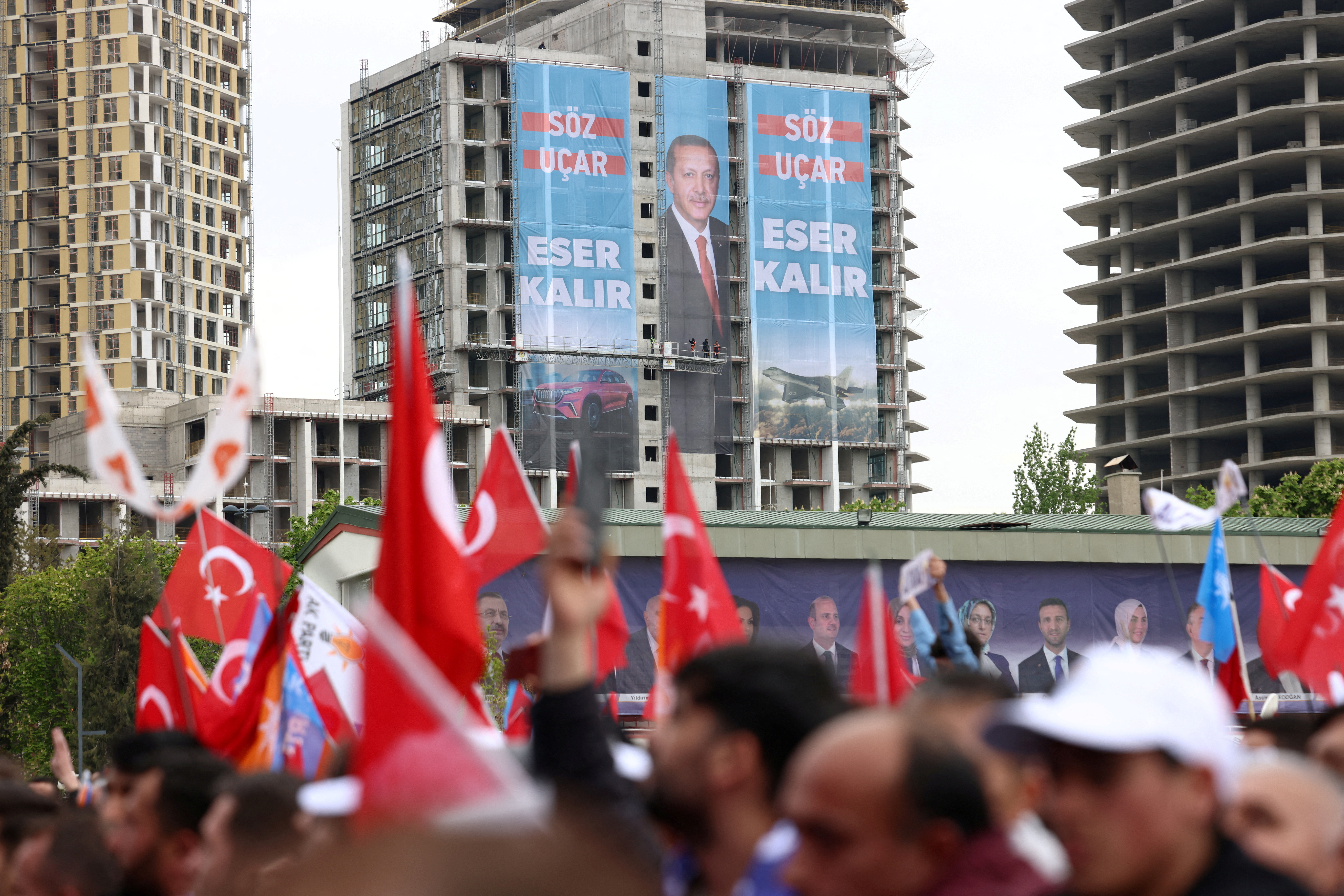 image Turkey silences online critics ahead of landmark election