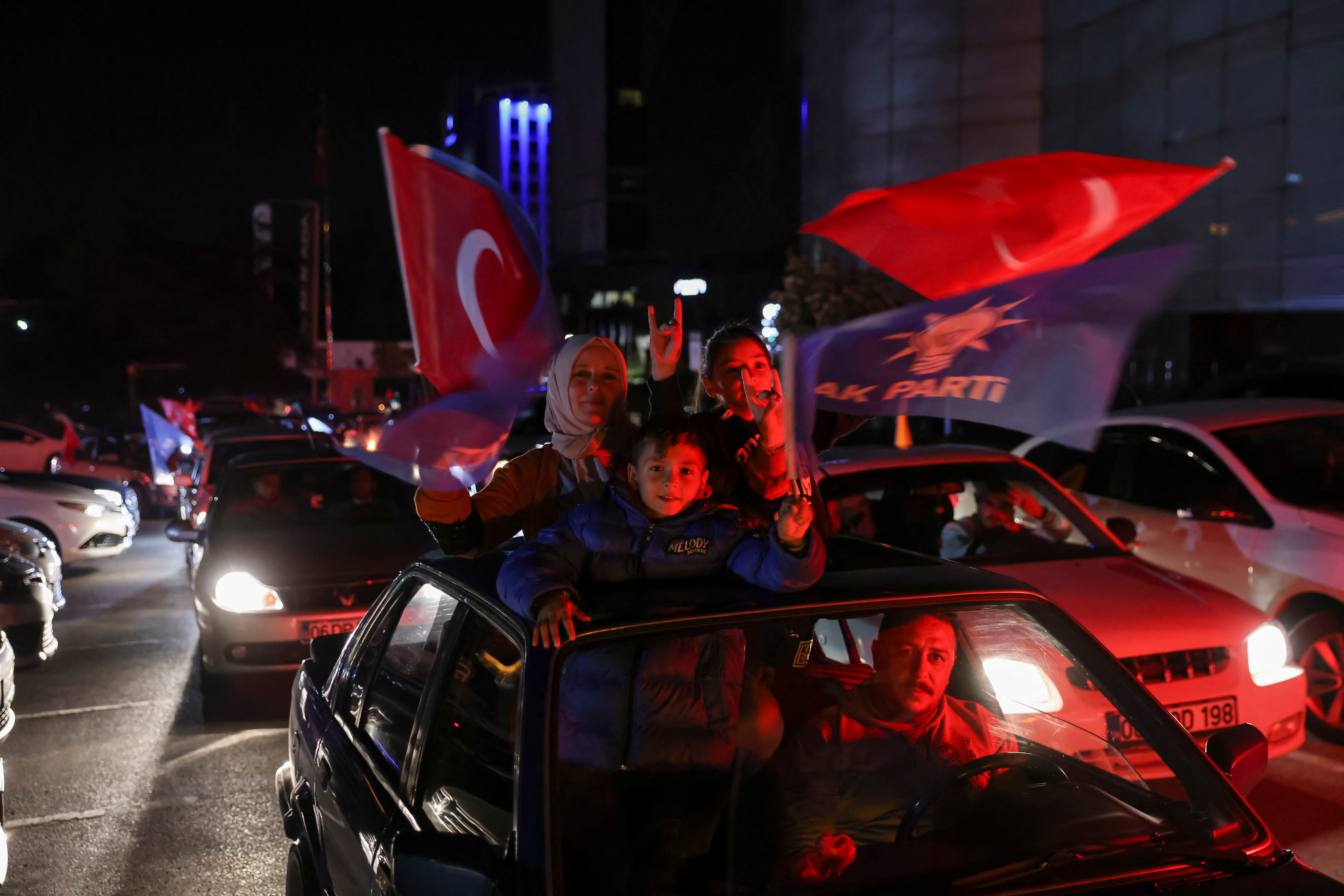 image Turkey faces runoff election with Erdogan leading (Update 4)