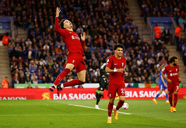 image Klopp urges Liverpool to keep pressure on after win at Leicester