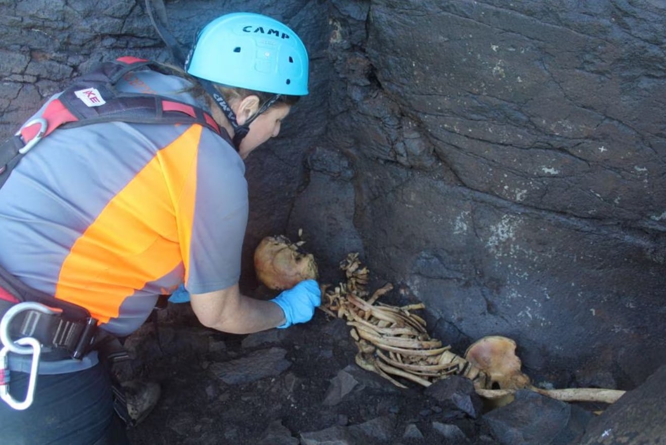 image Spanish scientists seek to crack mystery of Canaries skeleton cave