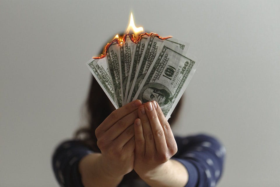 cover Is the supremacy of the US dollar reaching its end?