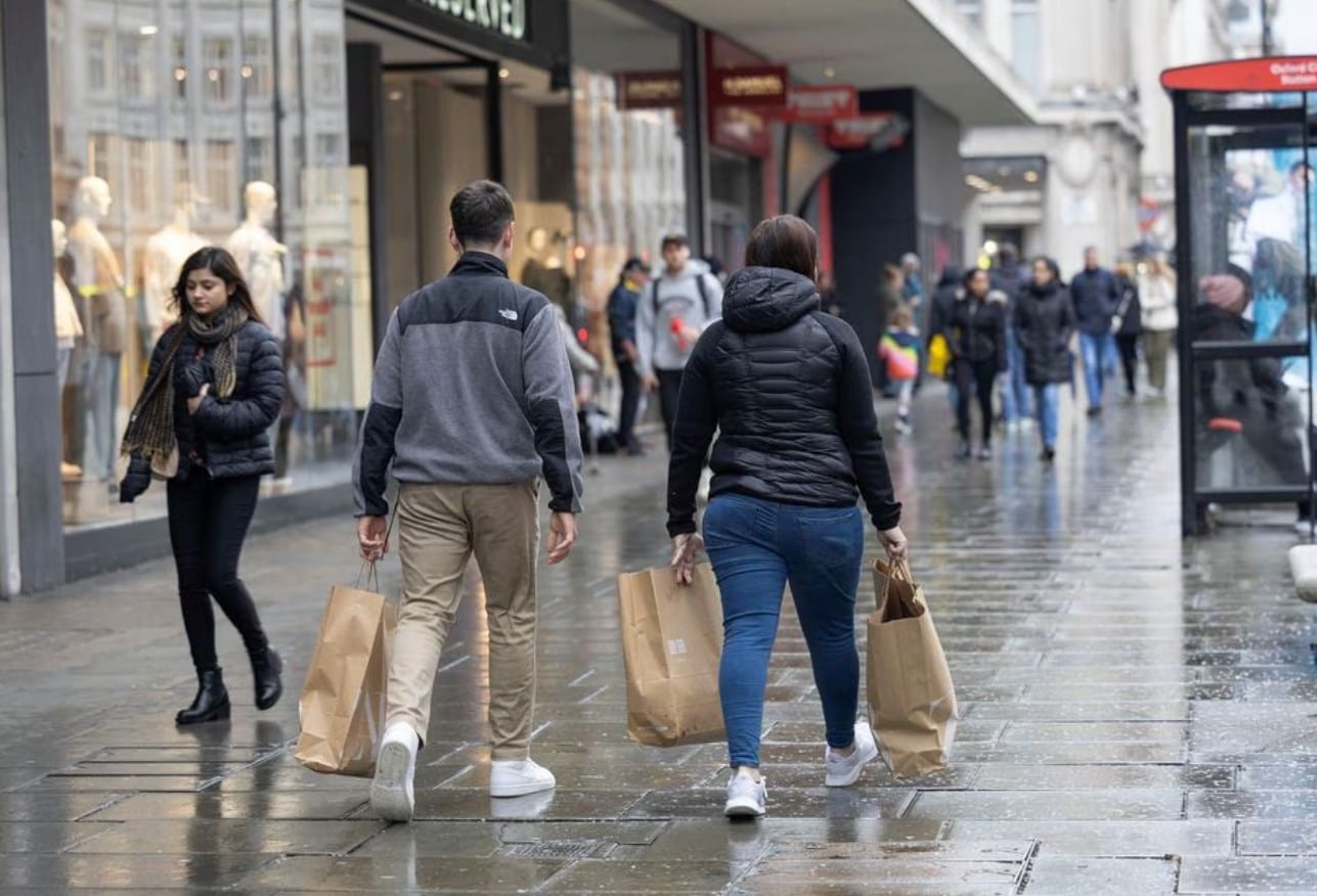 cover UK sales growth holds steady in April, retailers hope for better summer