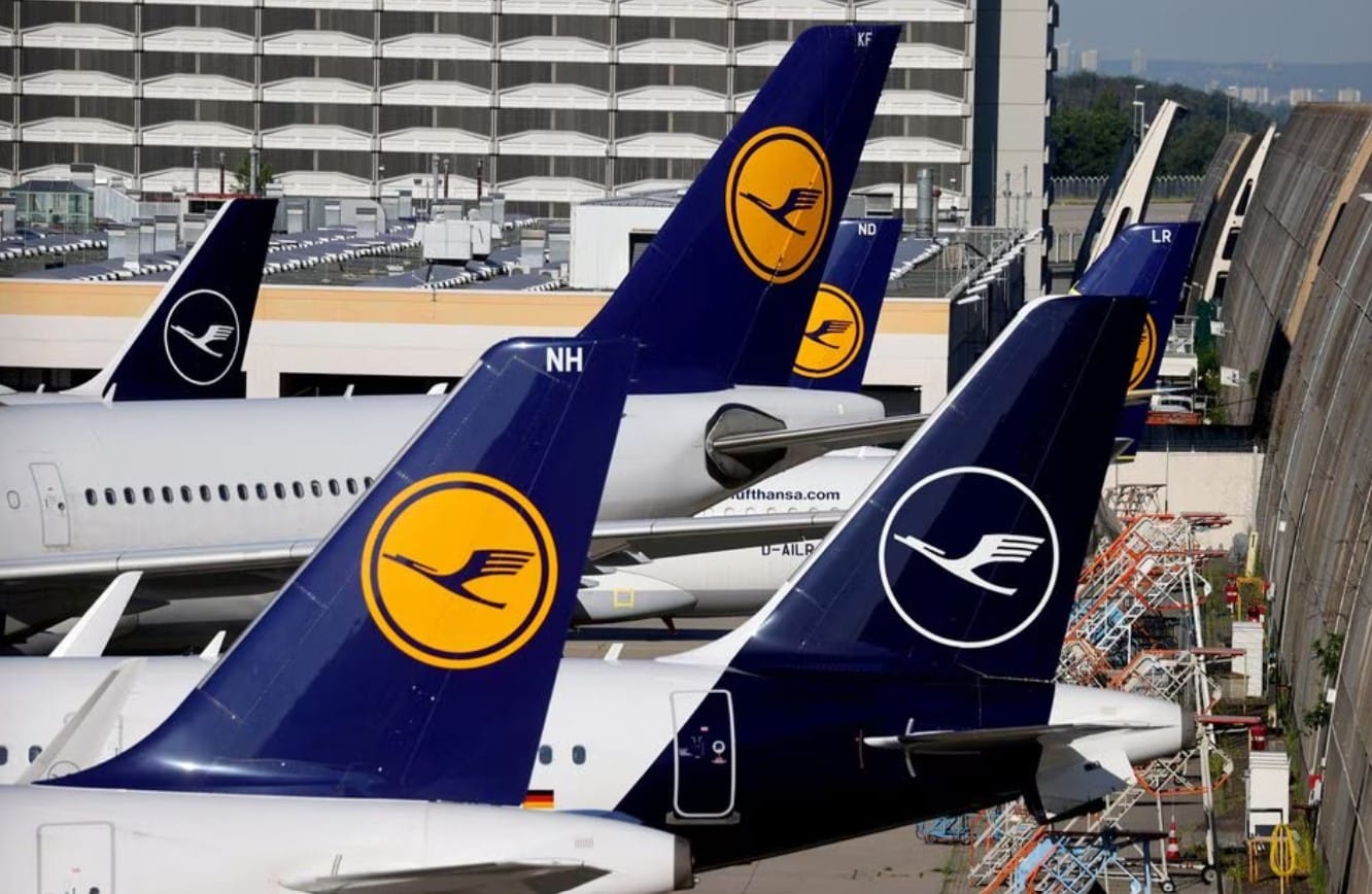 image Lufthansa, Air France-KLM to cut costs after tough first quarter