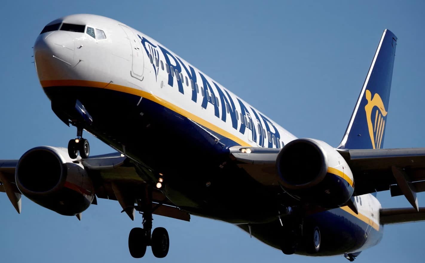 cover Ryanair predicts strong summer after near-record annual profit