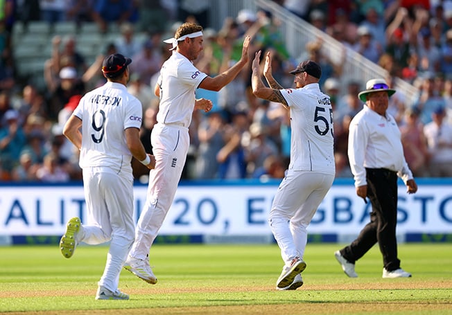 image Brilliant Broad gives England hope in Ashes thriller