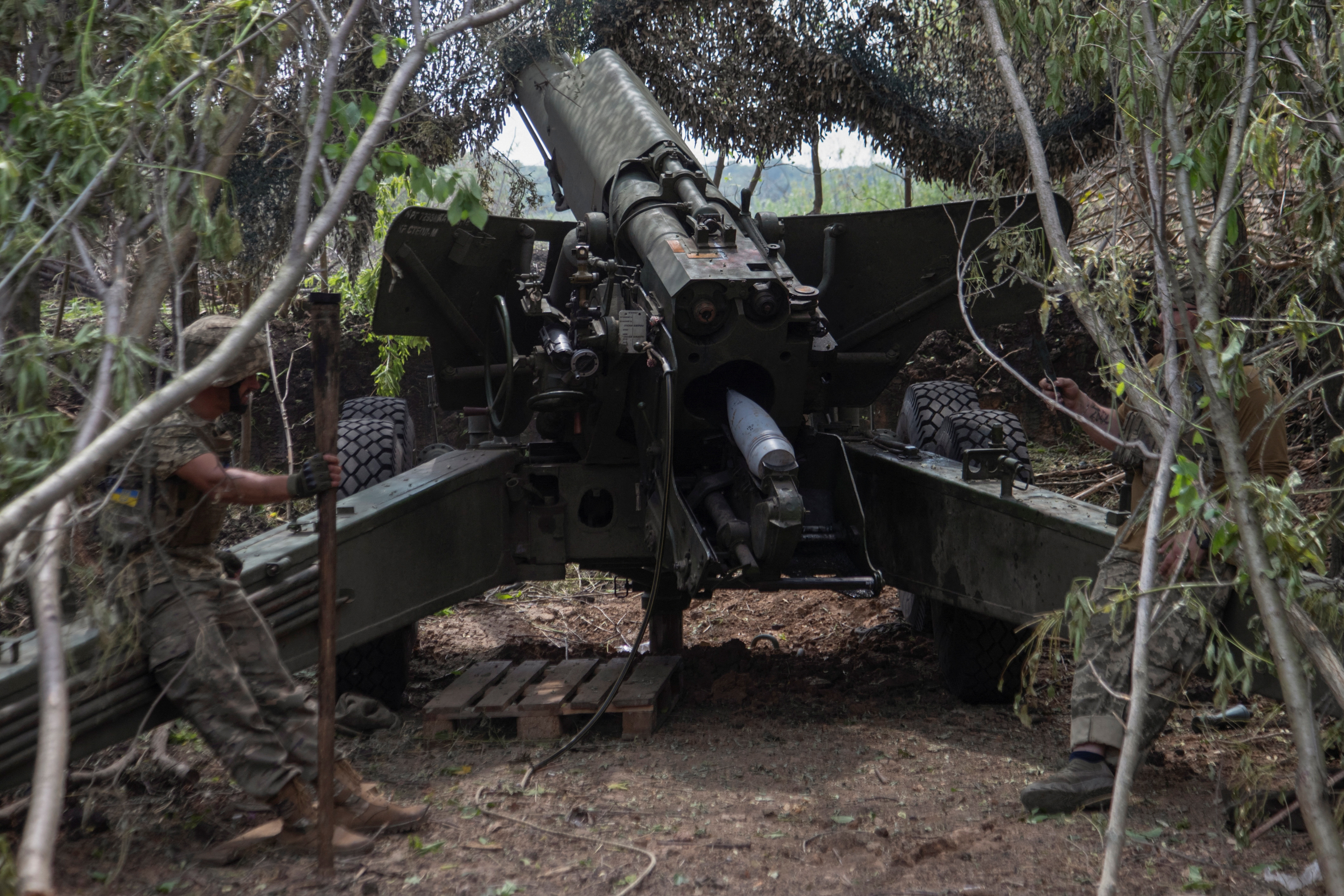 image Ukraine offensive makes slow gains, Zelenskiy says; Putin sees &#8216;lull&#8217;