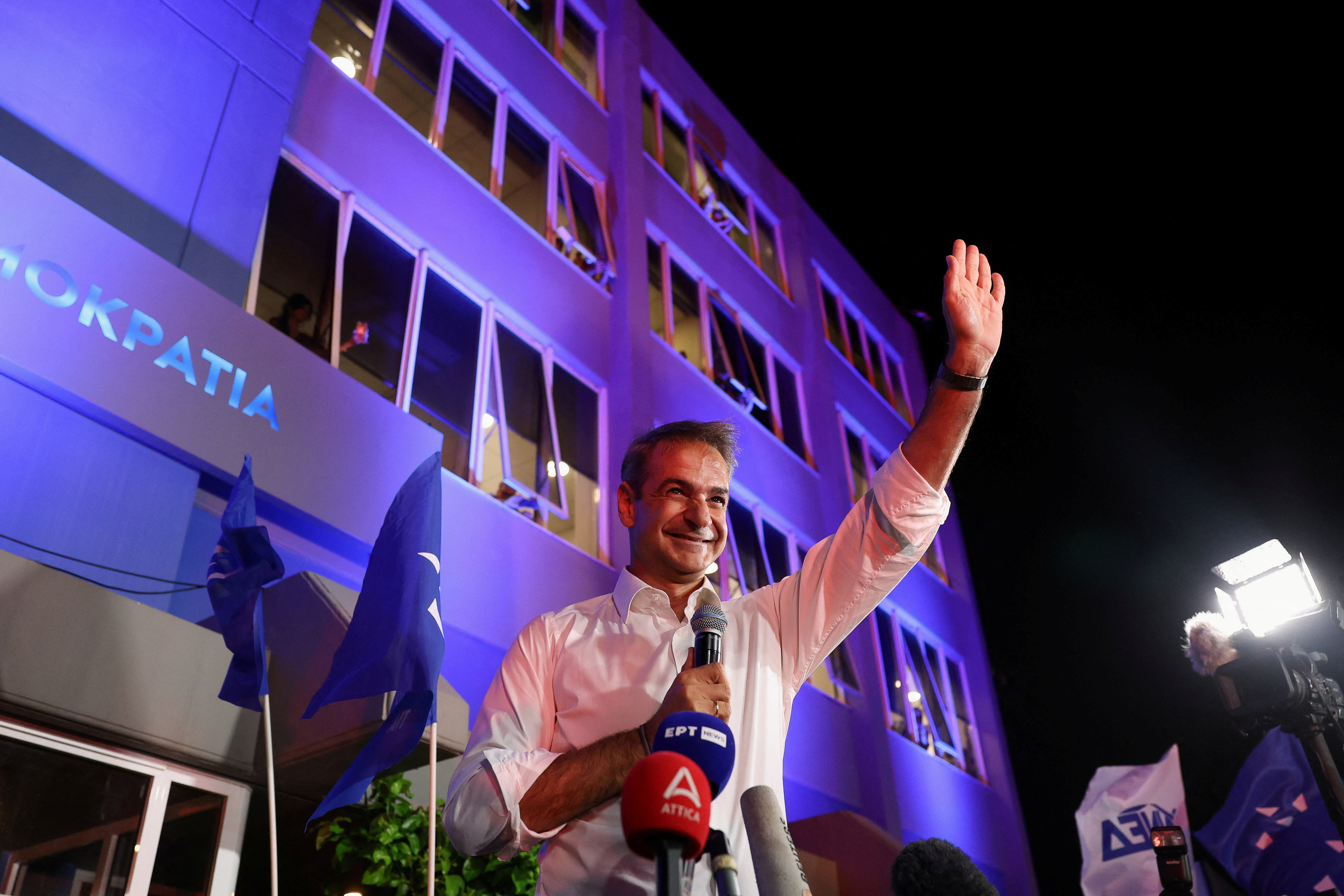 image Greek conservatives storm to victory in repeat election
