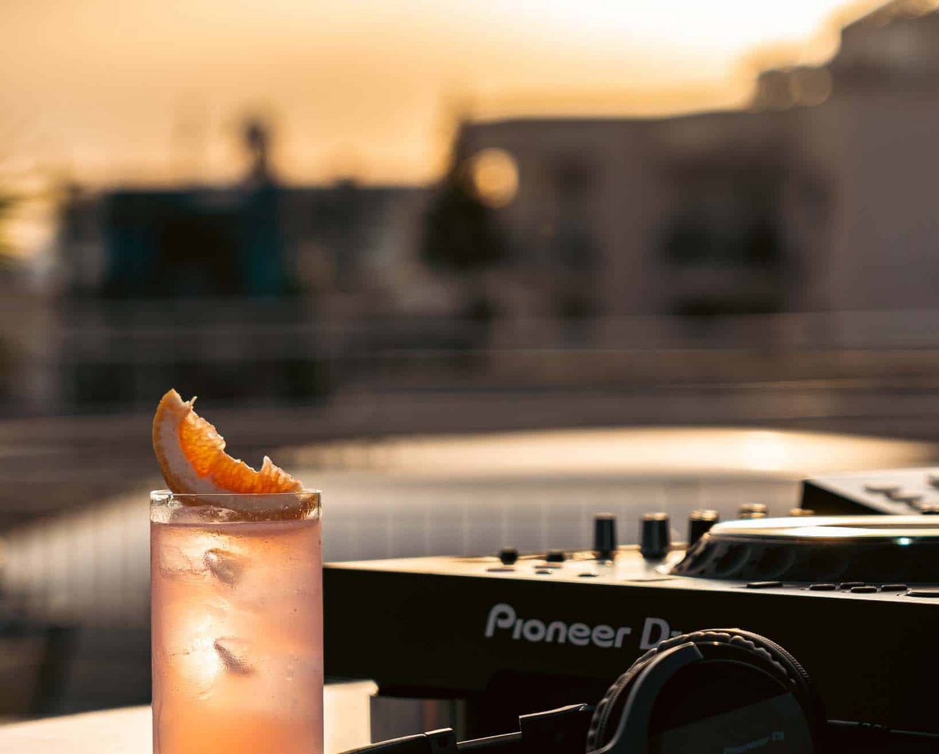 image New Larnaca rooftop bar hosts party