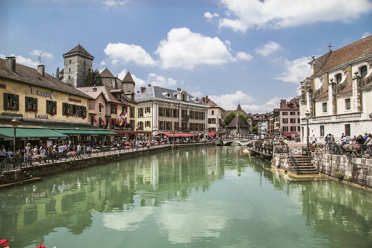 image Eight children injured by knife attack in French town of Annecy