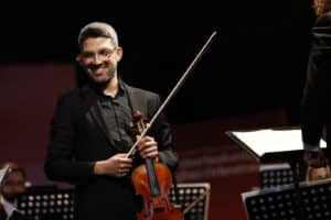 profile2 niihat on stage in cyprus photo by artun korudag