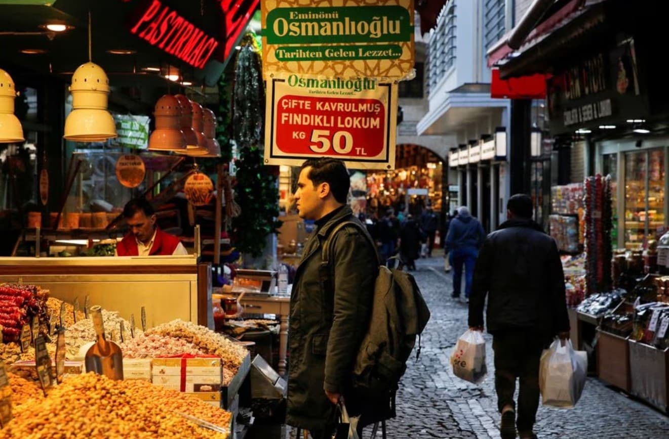 image Turkey lifts minimum wage by 34 per cent to address inflation