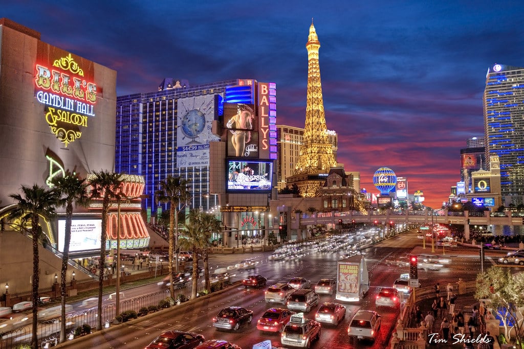 cover What’s Eaten Where: Las Vegas: overpriced real estate, rich fare