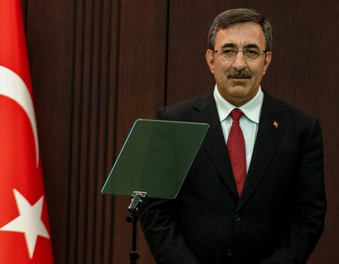 image Turkish vice president talks electricity on visit to north