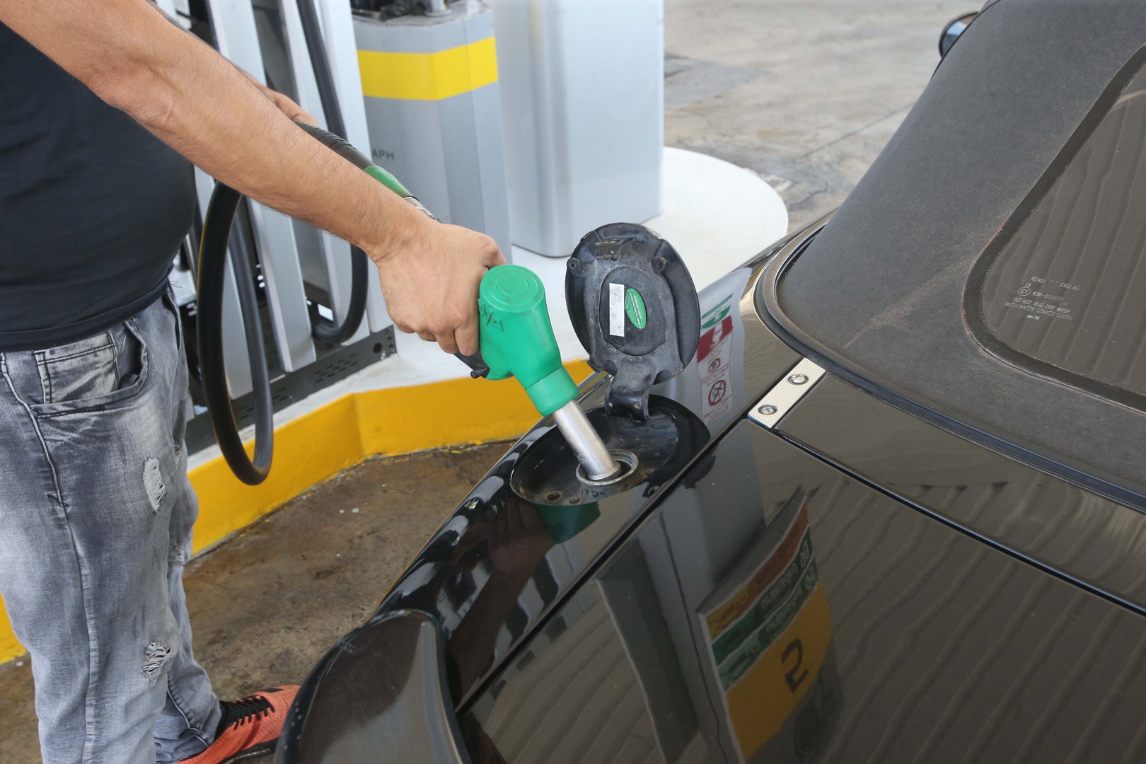 image Opposition maintains pressure over end of fuel subsidies  (Updated)