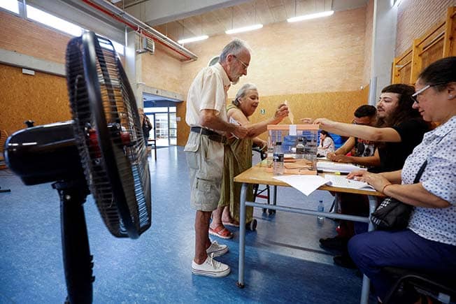 image Spain faces political uncertainty after right fails to win predicted majority