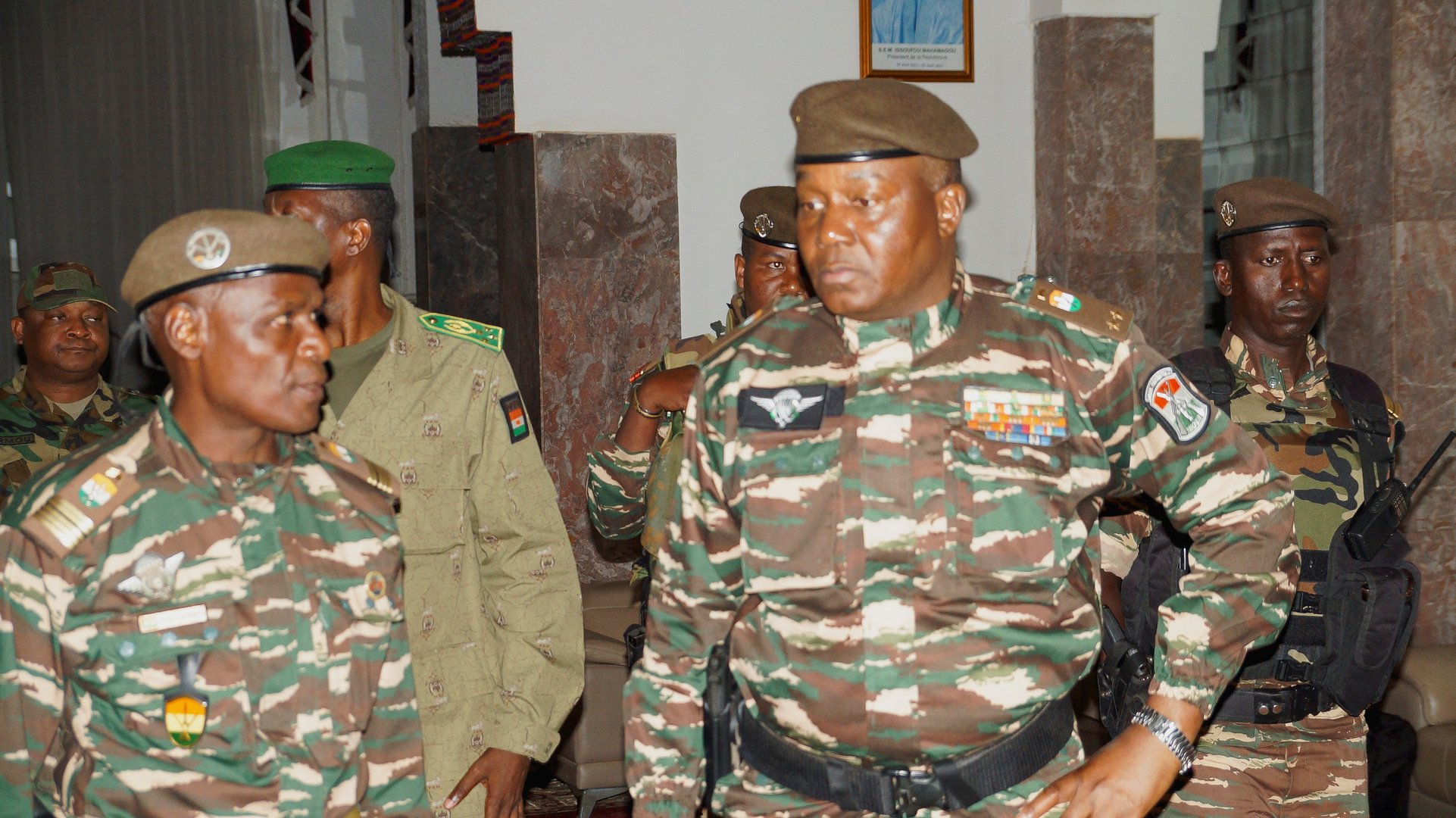 cover West Africa bloc threatens force on Niger coup leaders, French Embassy attacked (Update 2)
