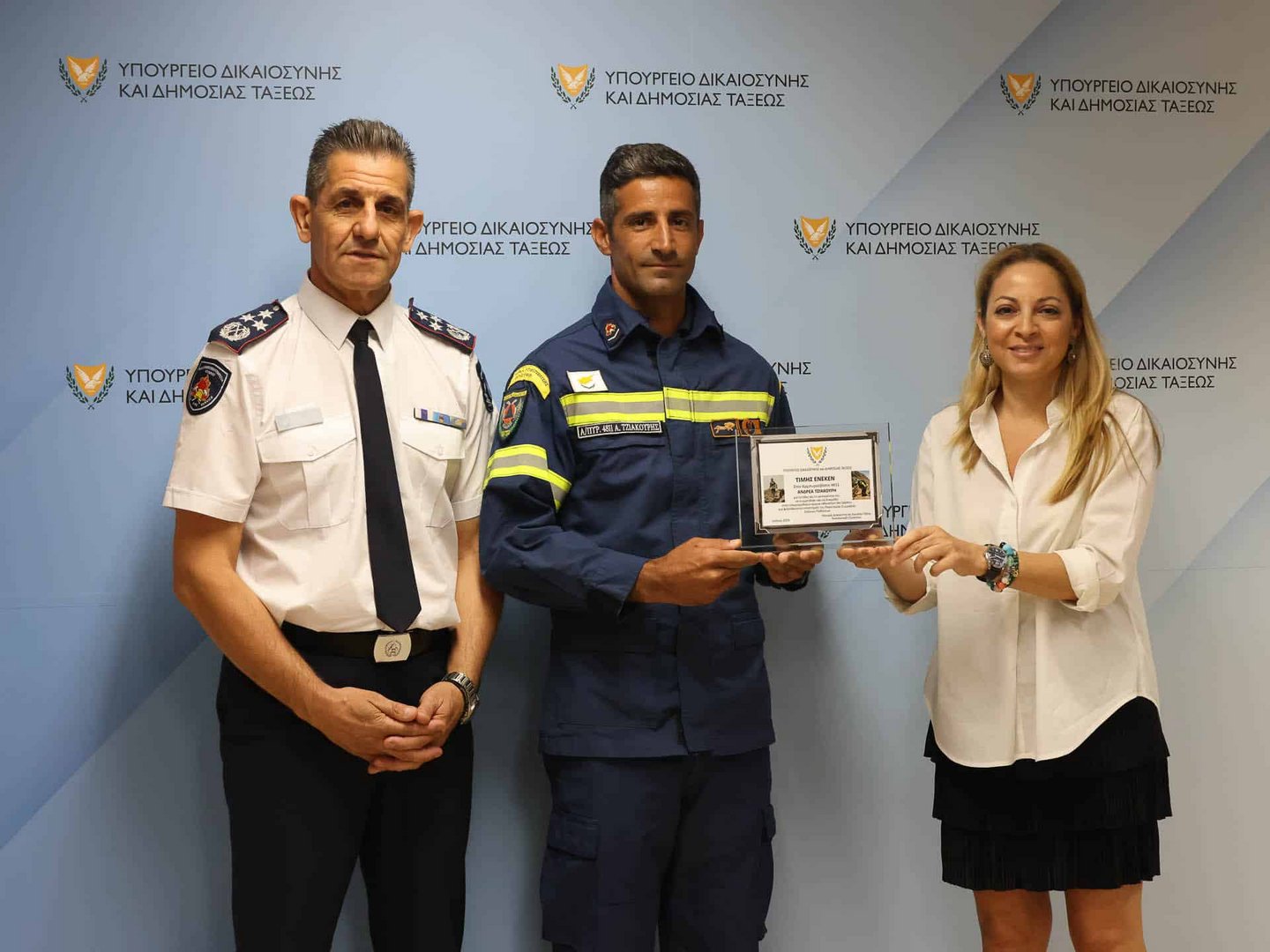 image Firefighter awarded for gruelling ultramarathon success