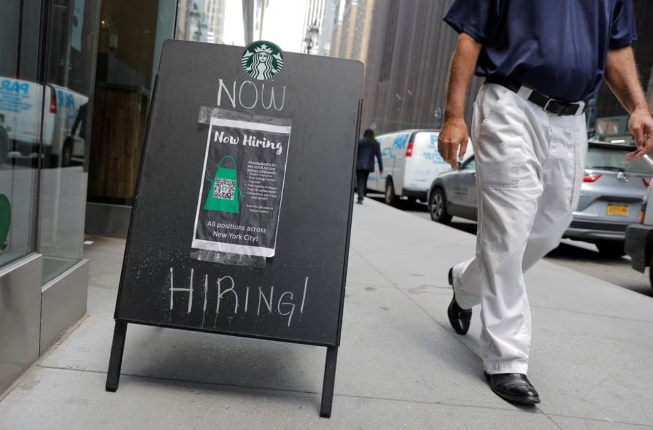 image US weekly jobless claims unexpectedly fall