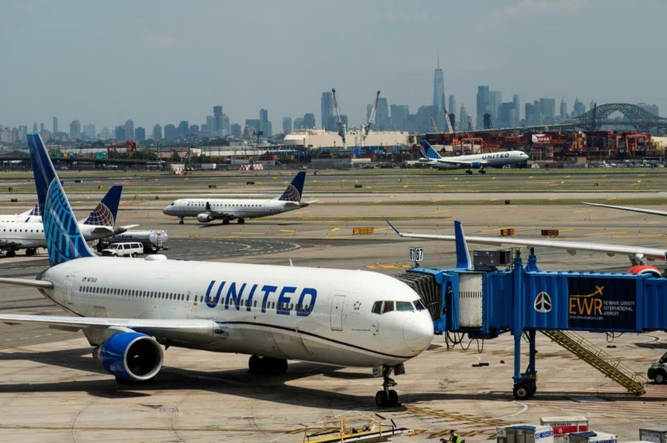 image US airline stock valuations stuck on runway despite travel boom