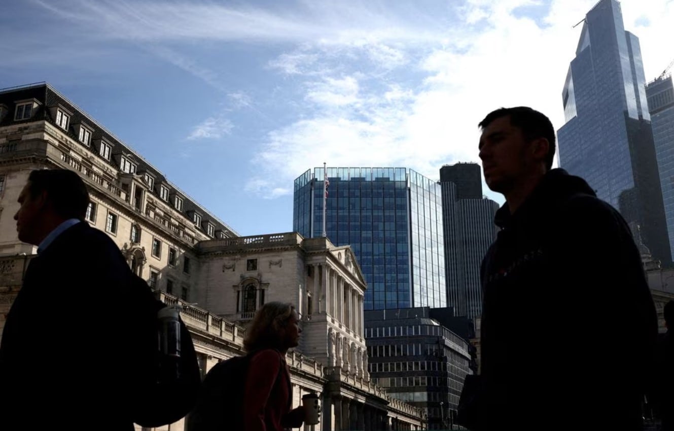 image Bank of England says Britain is coping with higher interest rates