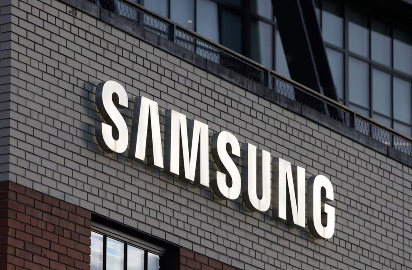 image Samsung to extend production cuts after $7 billion loss